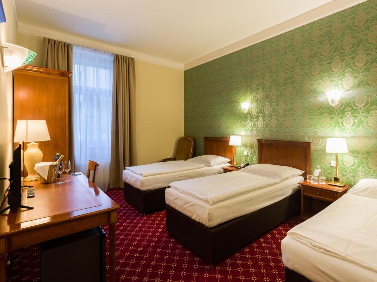 Hotel St George - Czech Leading Hotels Praga Esterno foto