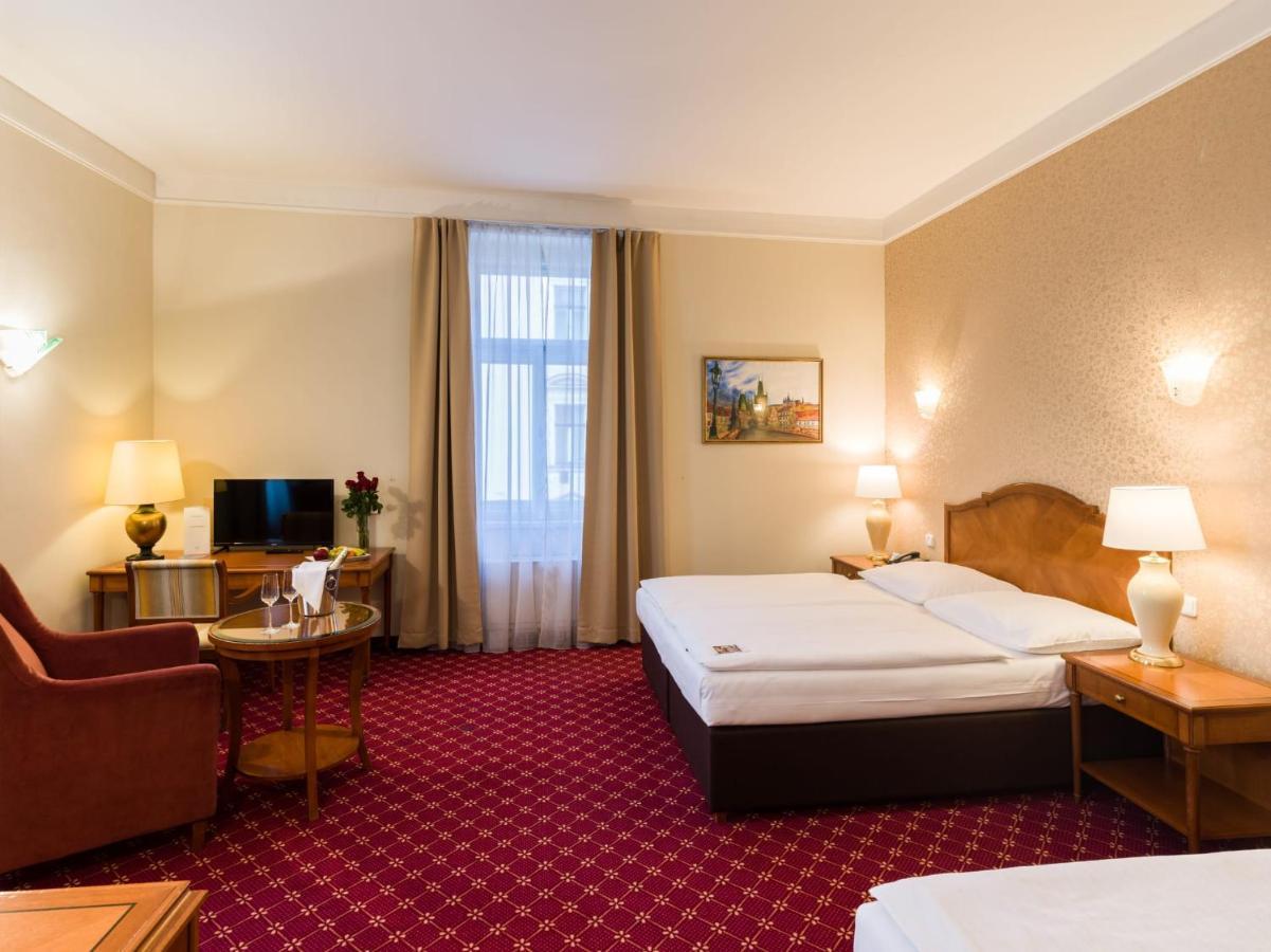 Hotel St George - Czech Leading Hotels Praga Esterno foto