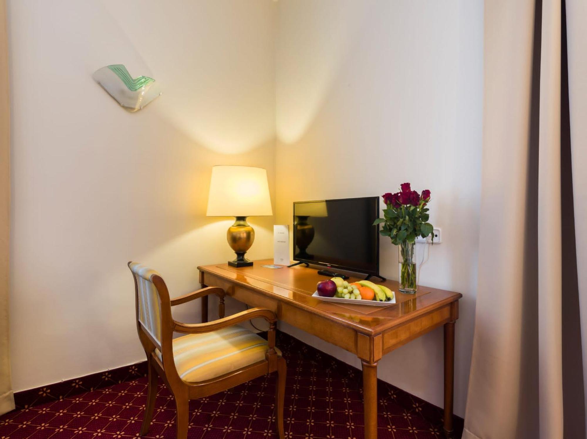 Hotel St George - Czech Leading Hotels Praga Esterno foto