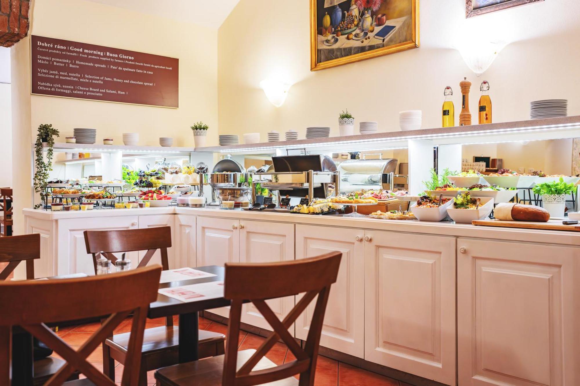 Hotel St George - Czech Leading Hotels Praga Esterno foto