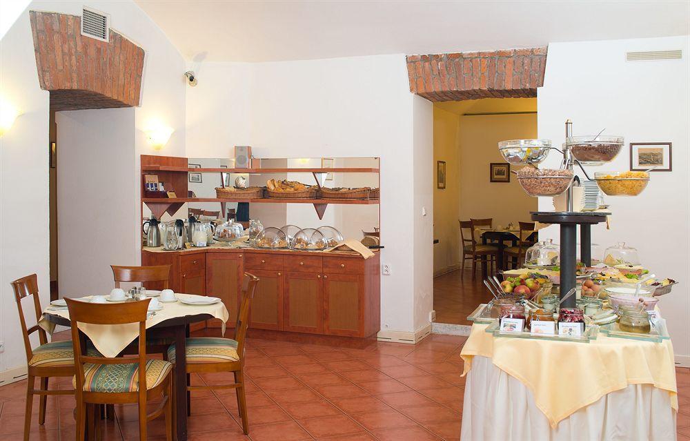 Hotel St George - Czech Leading Hotels Praga Esterno foto