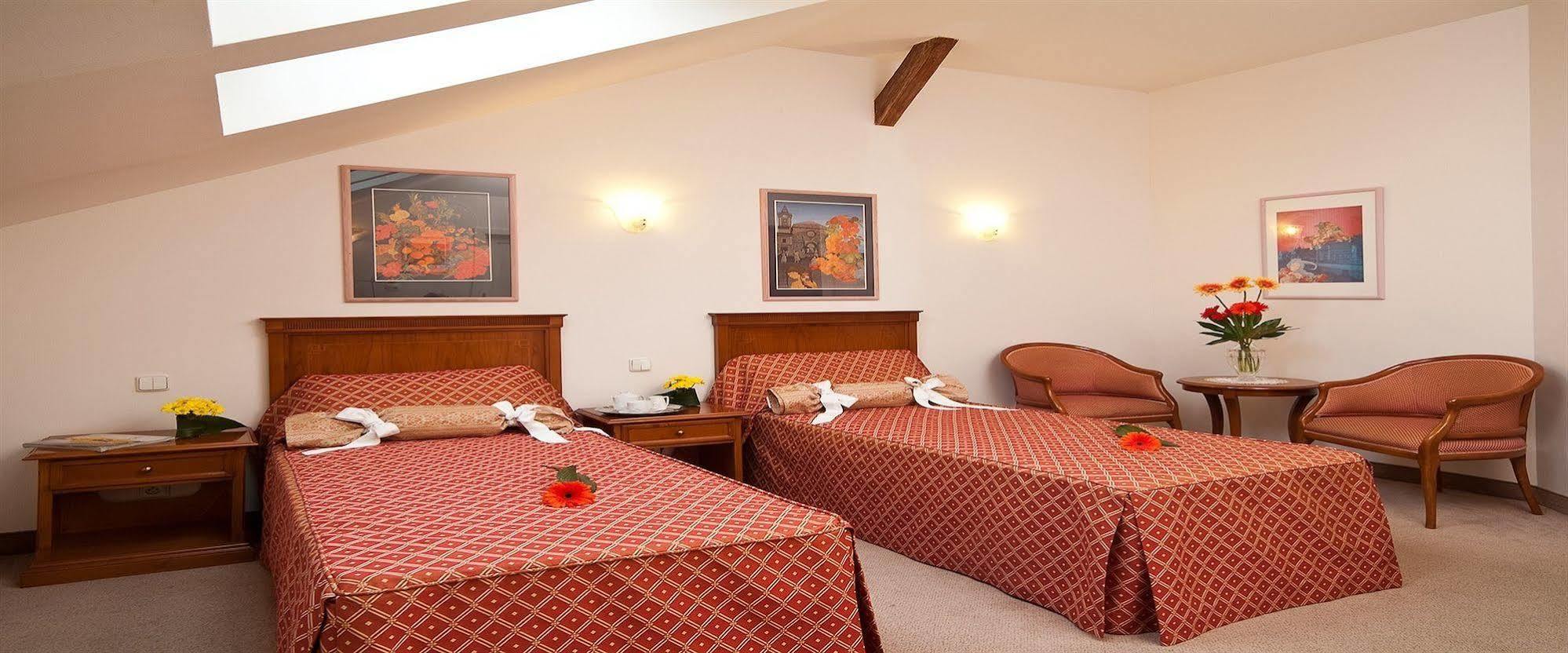 Hotel St George - Czech Leading Hotels Praga Esterno foto